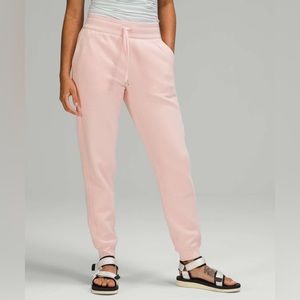NWT Lululemon Scuba HR Jogger Pink Mist Size 8